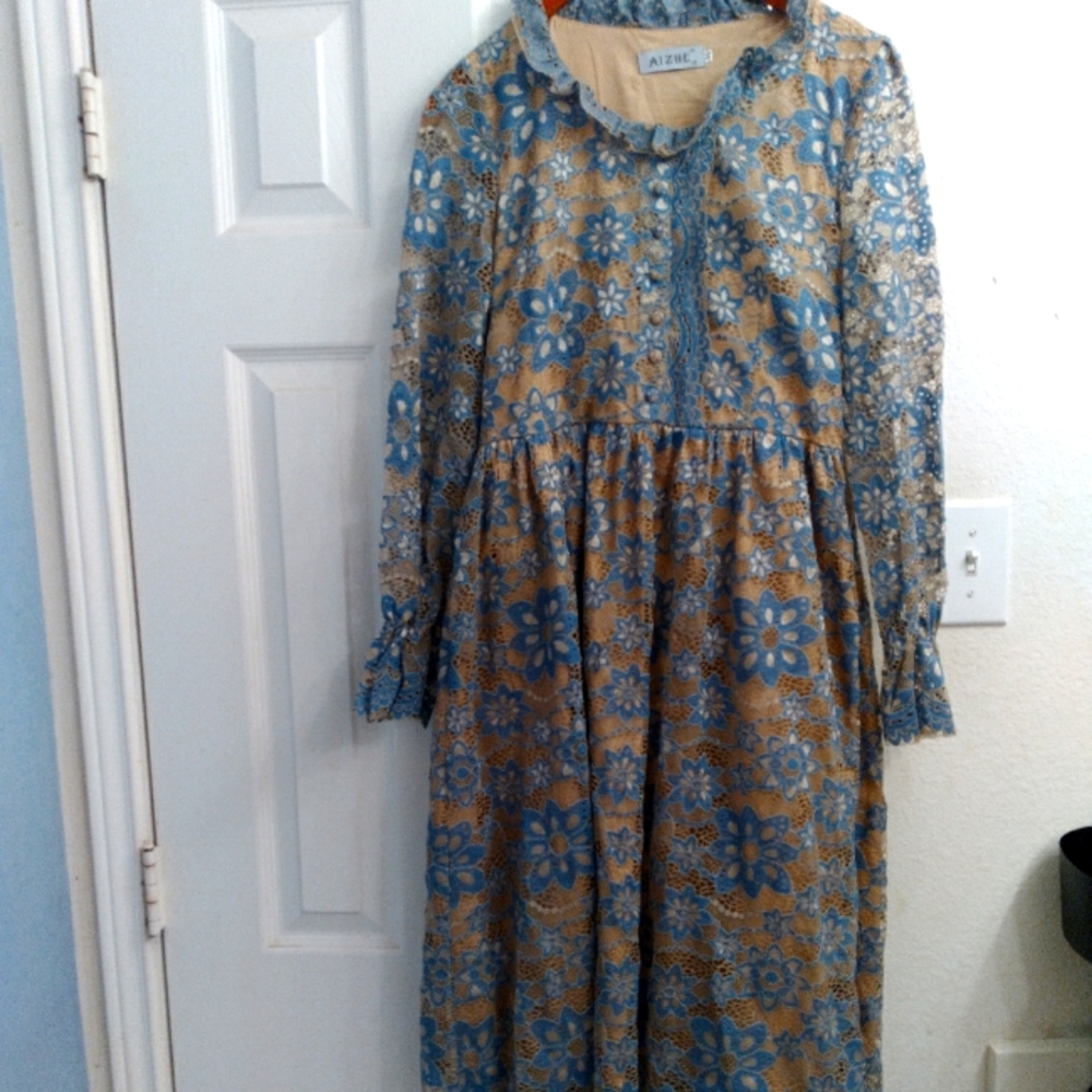 Vintage-Style Floral‎ Prairie Long Sleeve Blue Tan Daisy Pattern Cottagecore